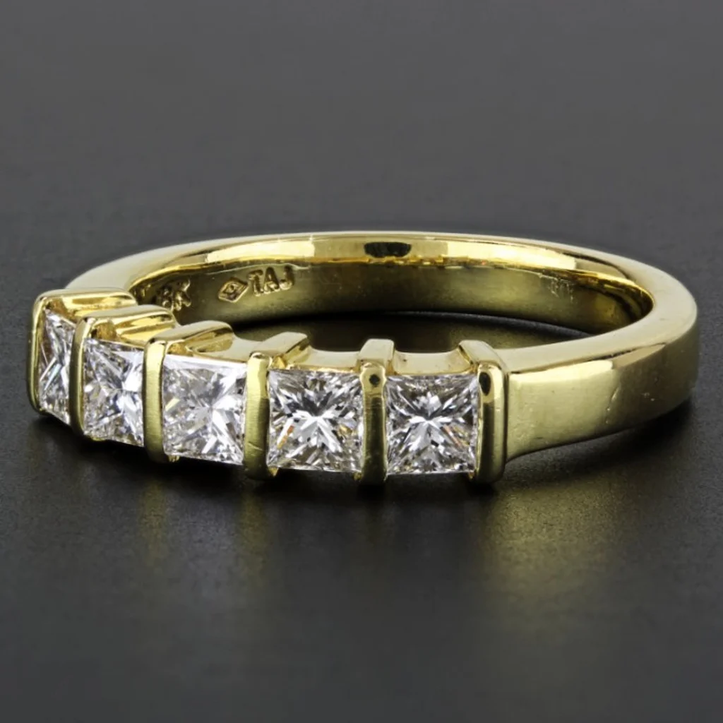 18K Yellow Gold Band Ring - 