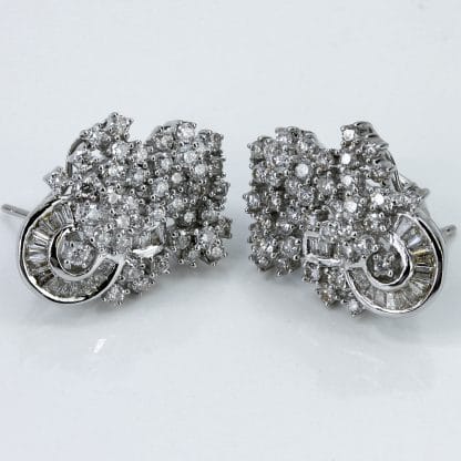 18k White Gold Diamond Cluster Earrings - Image 5