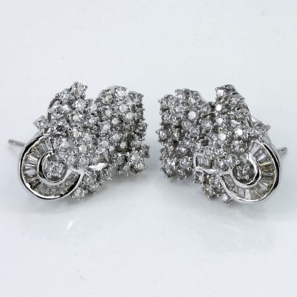 18k White Gold Diamond Cluster Earrings - Image 4