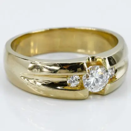 Vintage 14K Yellow Gold Three-Stone Diamond Anniversary / Wedding Band Ring - Image 9