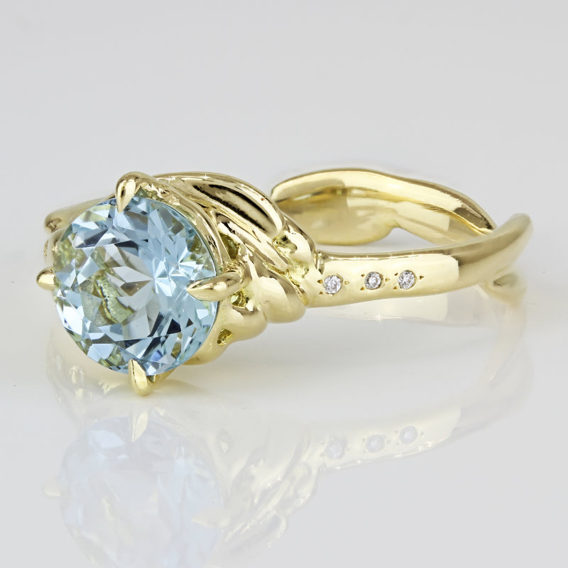 18k Gold Aquamarine Stone & Diamond Ring