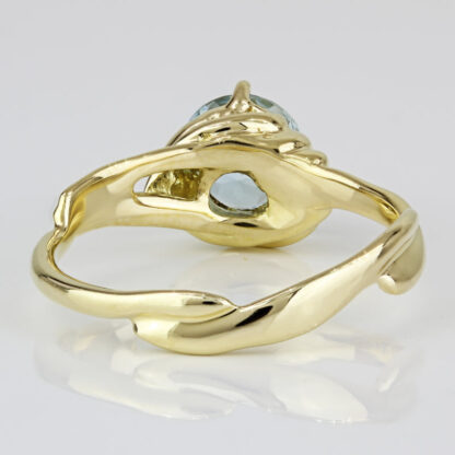 18k Gold Aquamarine Stone & Diamond Ring