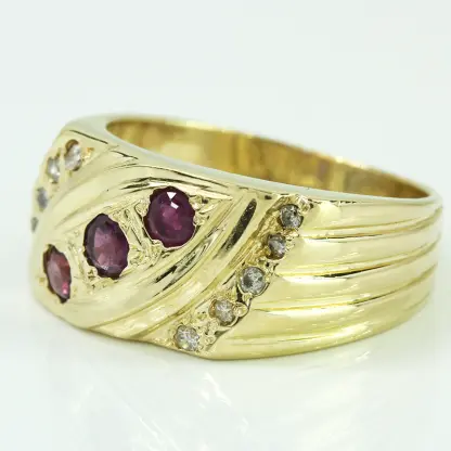 Vintage 14k Yellow Gold Ruby & Diamond Wedding / Anniversary Band Ring - Image 2