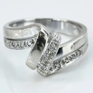10k White Gold Diamond Ribbon Loop Ring