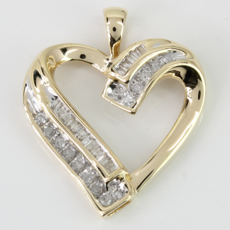 10K Gold Diamond Heart Pendant - A\u0026V Pawn