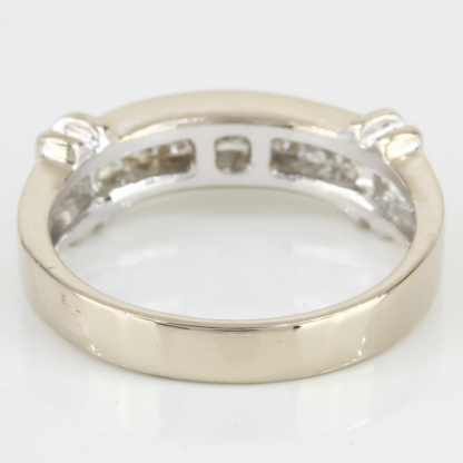 18k White Gold Princess-Cut Diamond Wedding Band Ring - Image 3