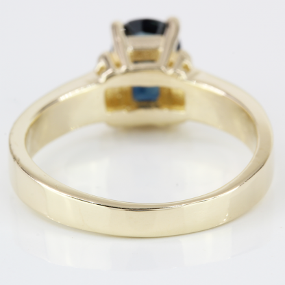 Vintage 14k Yellow Gold Solitaire Oval Sapphire Anniversary Band Engagement Ring - Image 4