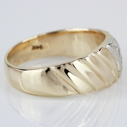 Vintage 14k Yellow Gold Men's Diamond Wedding Band Ring - Image 3