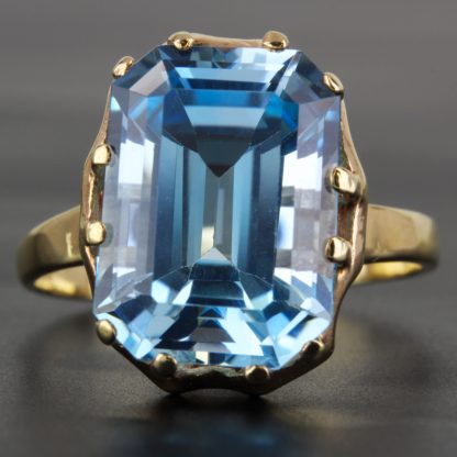 Vintage 10K Yellow Gold Emerald-Cut Sky Blue Topaz Anniversary Birthstone Ring