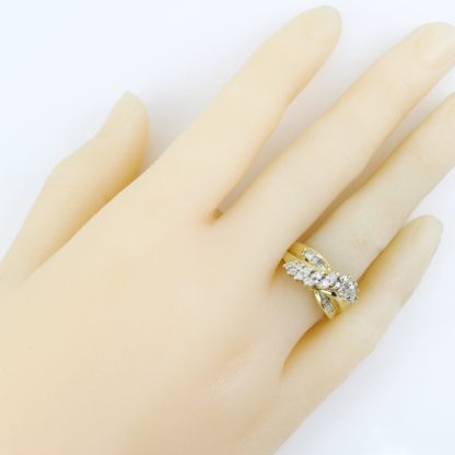 Vintage 10k Yellow Gold Round & Baguette Diamond Anniversary Band Cocktail Ring - Image 7