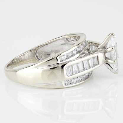 10k White Gold Marquise-cut CZ Engagement Ring - Image 4