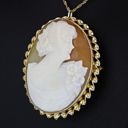 Vintage 12k Yellow Gold Handcarved Shell Cameo Brooch / Pendant - Image 2