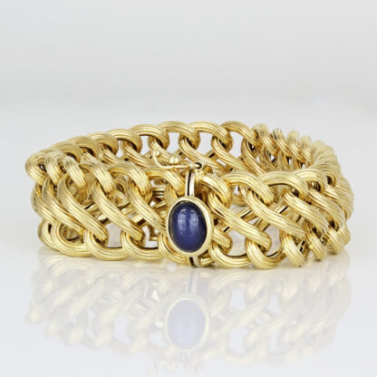 Vintage 18k Yellow Gold Infinity Weave Blue Sapphire Cabochon Clasp Bracelet - Image 3