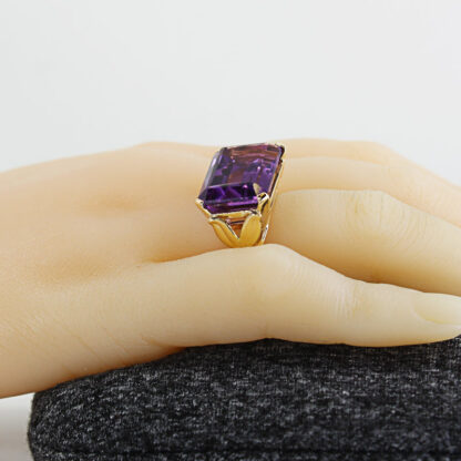 Vintage 14k Yellow Gold Emerald-cut Amethyst Cocktail Ring