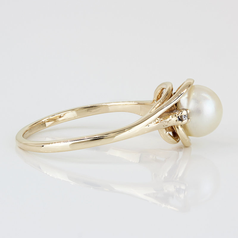 14k Yellow Gold Pearl Swirl Ring w/ Diamond Accent Stones - A&V Pawn