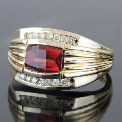 Vintage Men's 10KYG Garnet + Diamond Anniversary/ Cocktail Ring - Image 5