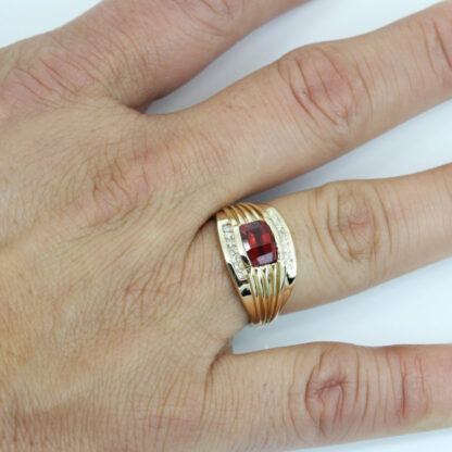 Vintage Men's 10KYG Garnet + Diamond Anniversary/ Cocktail Ring - Image 8