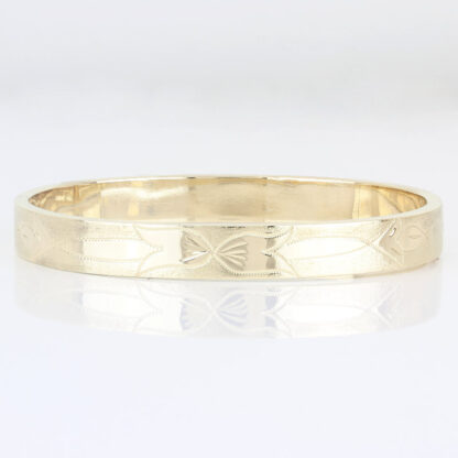 14KYG Floral Bow Etched Hinged Bangle Bracelet - Image 2