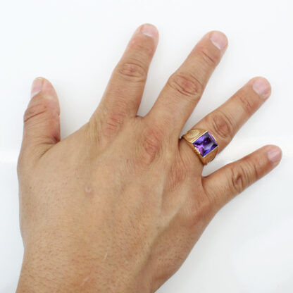 Vintage Men's 10KYG Purple Lab-Created Sapphire Cocktail/ Statement Ring - Image 7