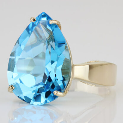 10KYG Pear Swiss Blue Topaz Ring 13ct Cocktail Birthstone Anniversary - Image 2