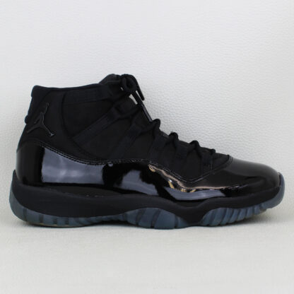 Jordan 11 Retro Cap and Gown (2018) - Size 9.5M