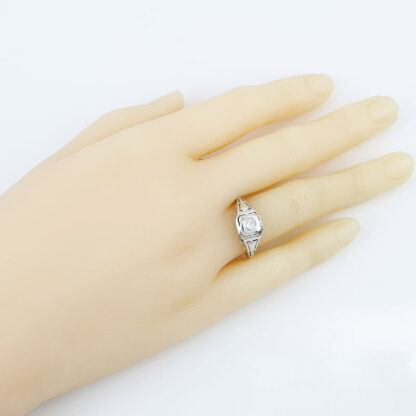 18k White Gold Diamond Solitaire Filigree Band Ring - Image 6