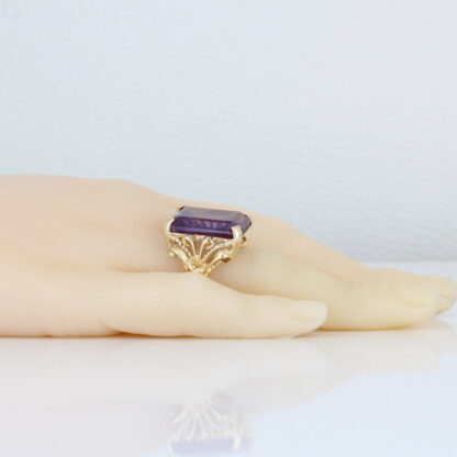 Vintage 14KYG Lab Created Purple Corundum Sapphire Anniversary Ring - Image 7
