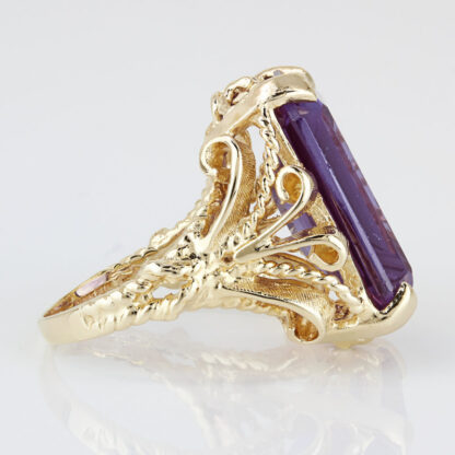 Vintage 14KYG Lab Created Purple Corundum Sapphire Anniversary Ring - Image 3