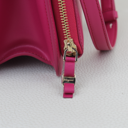 Salvatore Ferragamo Smooth Calfskin Vara Bow Pink Crossbody Bag - Image 9