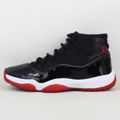 Jordan 11 Retro Playoffs Bred 2019 - Size 8.5M - Image 4
