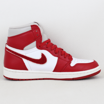 Jordan 1 Retro High OG Varsity Red (Women's) - Size 8W/6.5M - Image 3