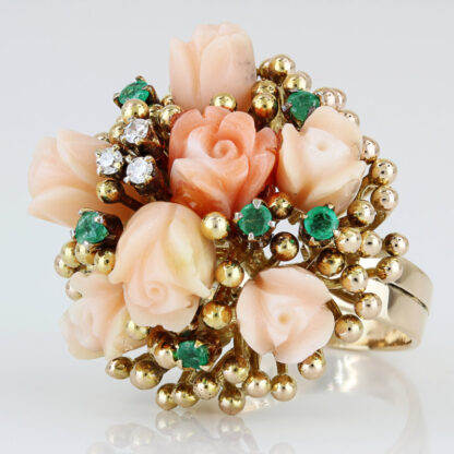 Vintage Solid Gold Floral Ring Carved Coral Roses Emerald Diamond Cocktail Gift - Image 2