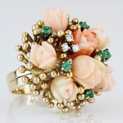 Vintage Solid Gold Floral Ring Carved Coral Roses Emerald Diamond Cocktail Gift - Image 3
