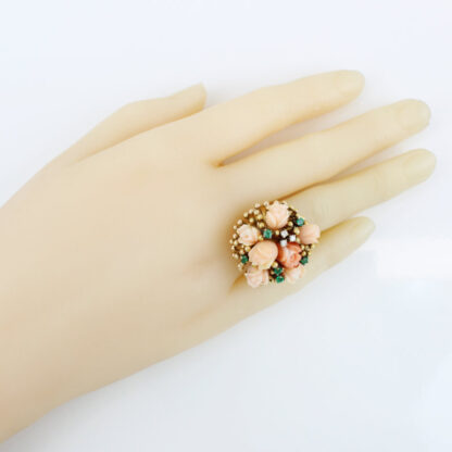 Vintage Solid Gold Floral Ring Carved Coral Roses Emerald Diamond Cocktail Gift - Image 7