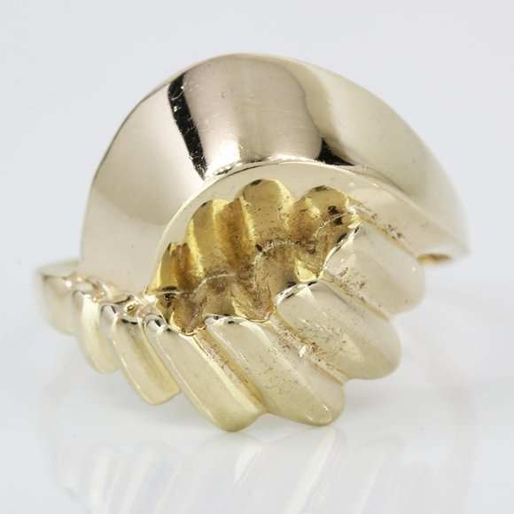 14k Yellow Gold Vintage Ladies Wave Ring - Image 4