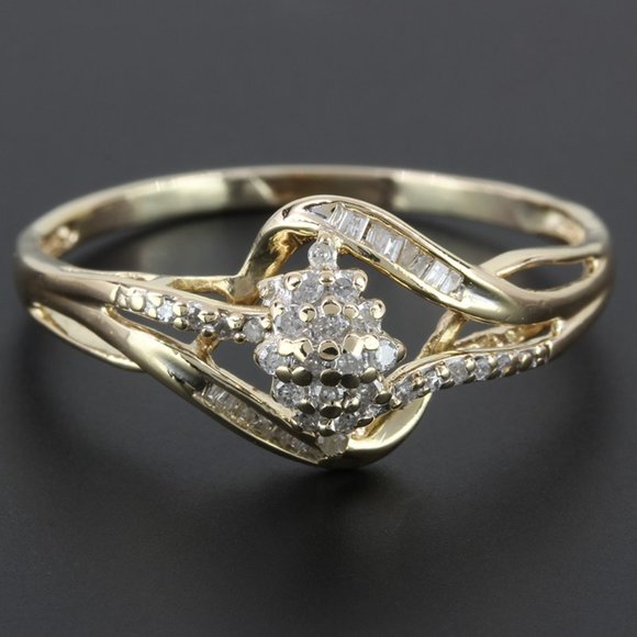 10K Yellow Gold Ladies Diamond Cluster Ring