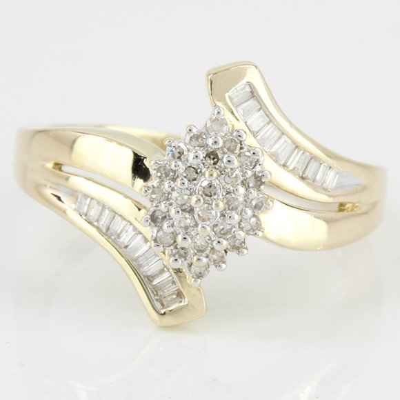 10K Yellow Gold Ladies Diamond Cluster Ring