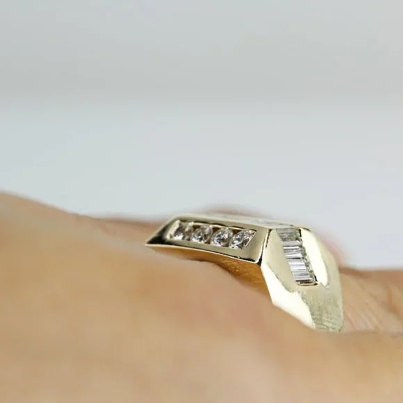 Vintage 14k Yellow Gold Baguette & Round Diamond Ring Anniversary Band - Image 8