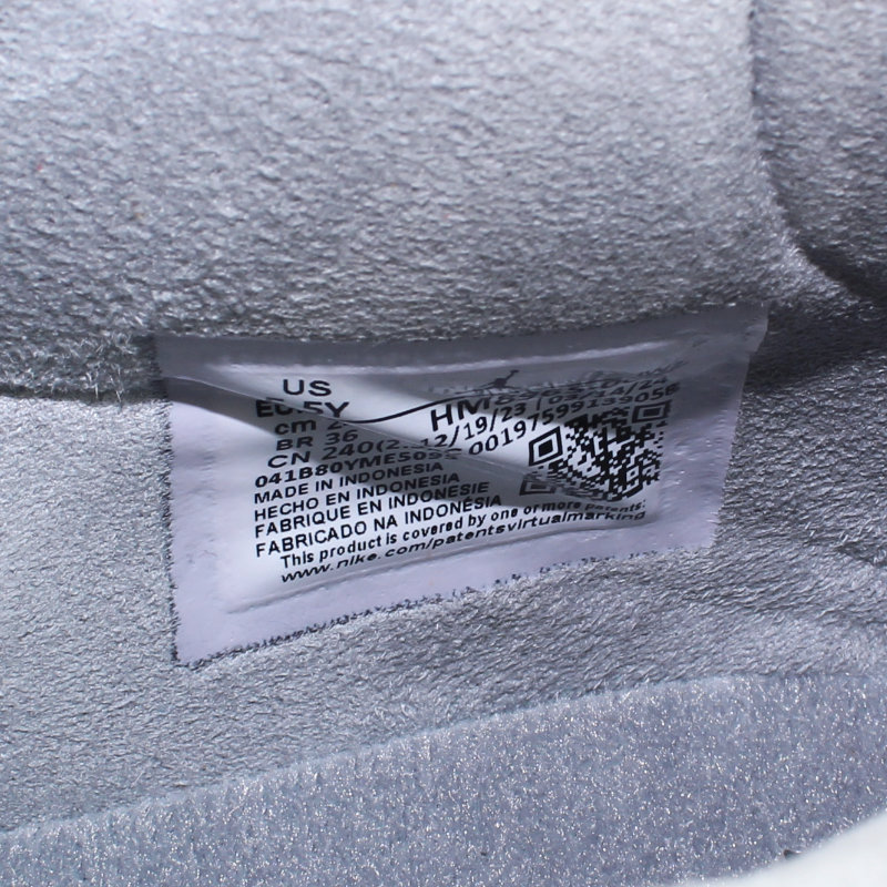 Air Jordan 4 Retro SE Wet Cement Size 5.5Y - Image 8