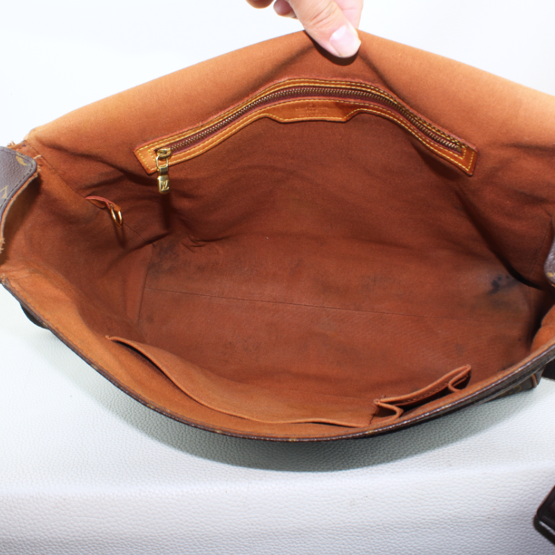 Louis Vuitton Abbesses Messenger Bag Brown Canvas - Image 11