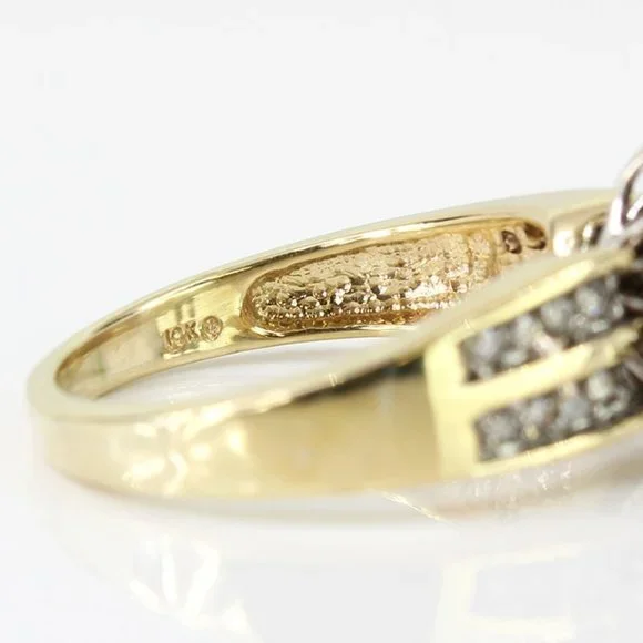 Vintage 10K Yellow Gold and Diamond Cluster Cocktail / Anniversary Ring - Image 4