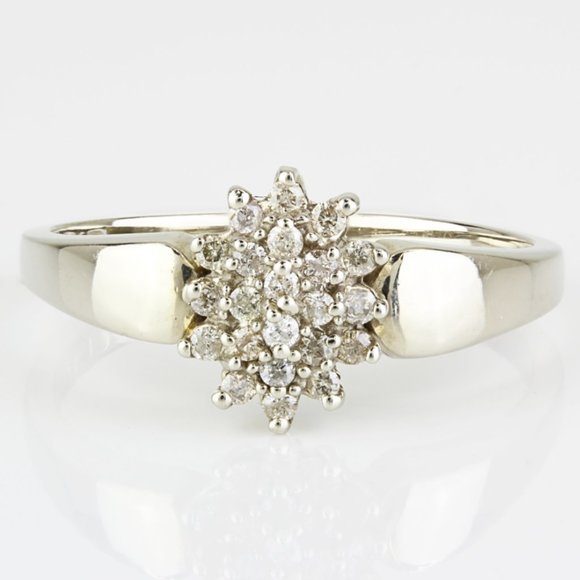 14K White Gold Diamond Cluster Ring