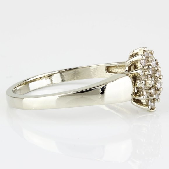14K White Gold Diamond Cluster Ring - Image 3