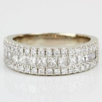 18k White Gold Princess & Round Diamond Bridal Anniversary Wedding Ring Band