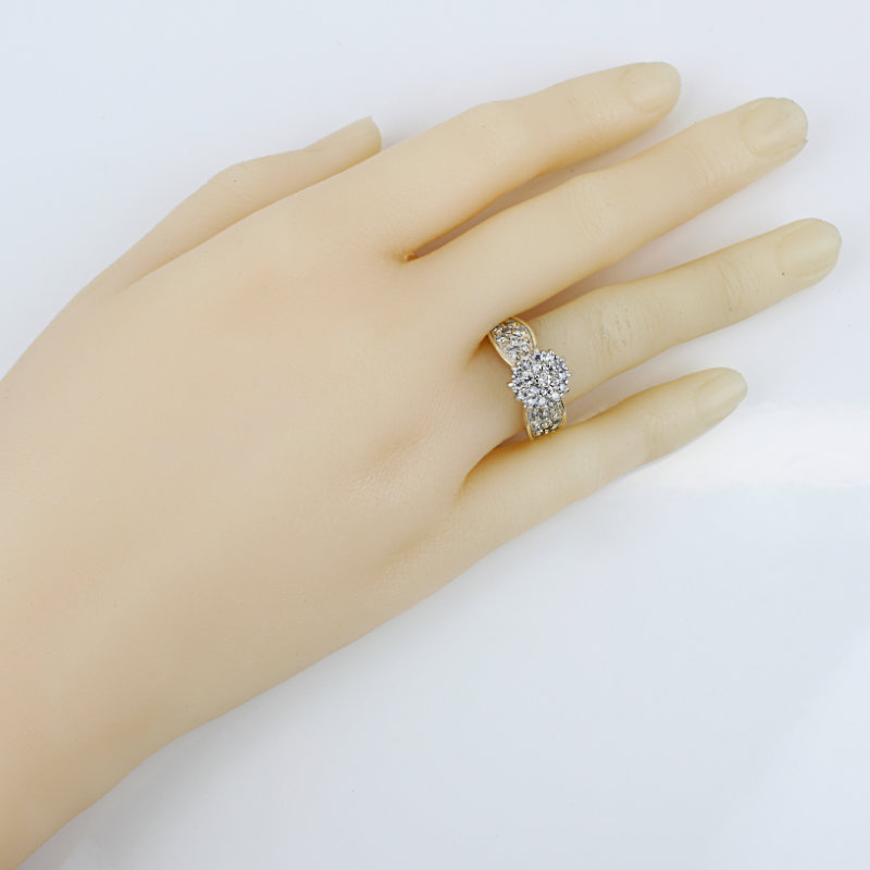 Vintage 10K Gold Diamond Illusion Cluster Cocktail Ring – Round Pavé Band Gift - Image 7