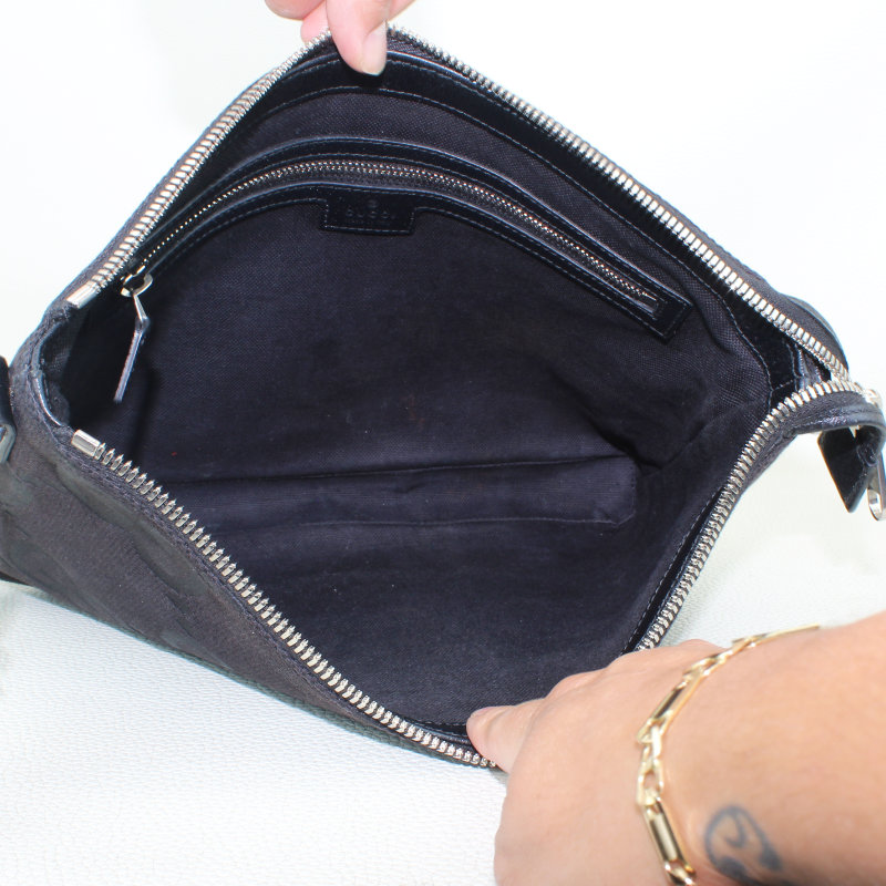 Gucci Jumbo GG Canvas Clutch / Shoulder Bag- Black - Image 6